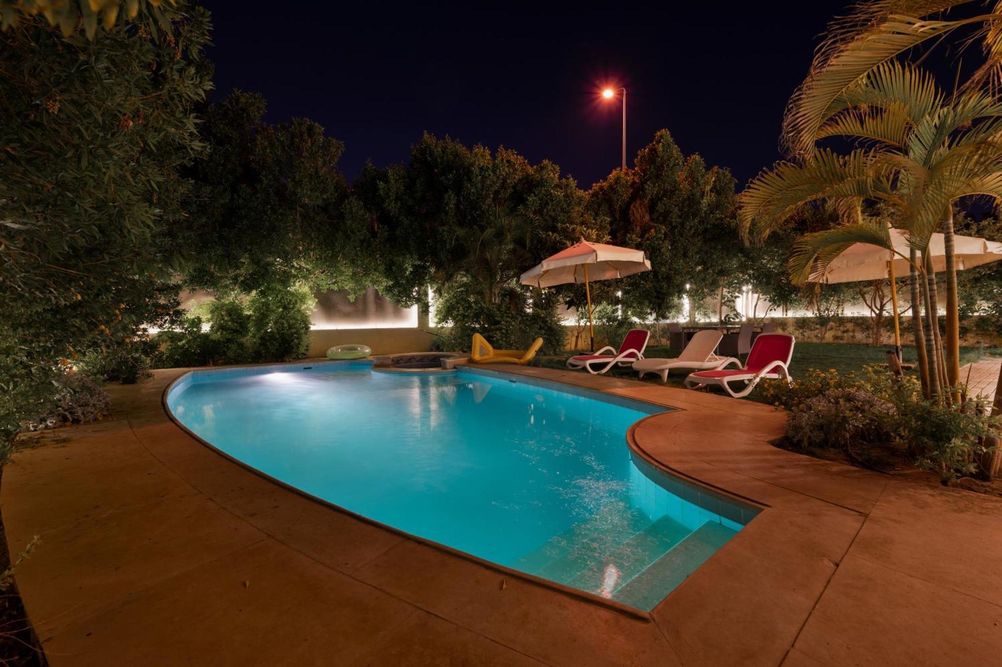 Zyra Luxury With Pool And Jacuzzi In New Villa